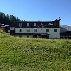 https://le-petit-mont-blanc.hotels-rhonealpes.com