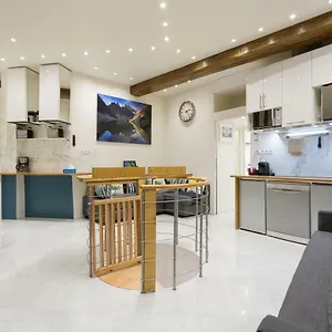 Louvre Luxury & Apartamento